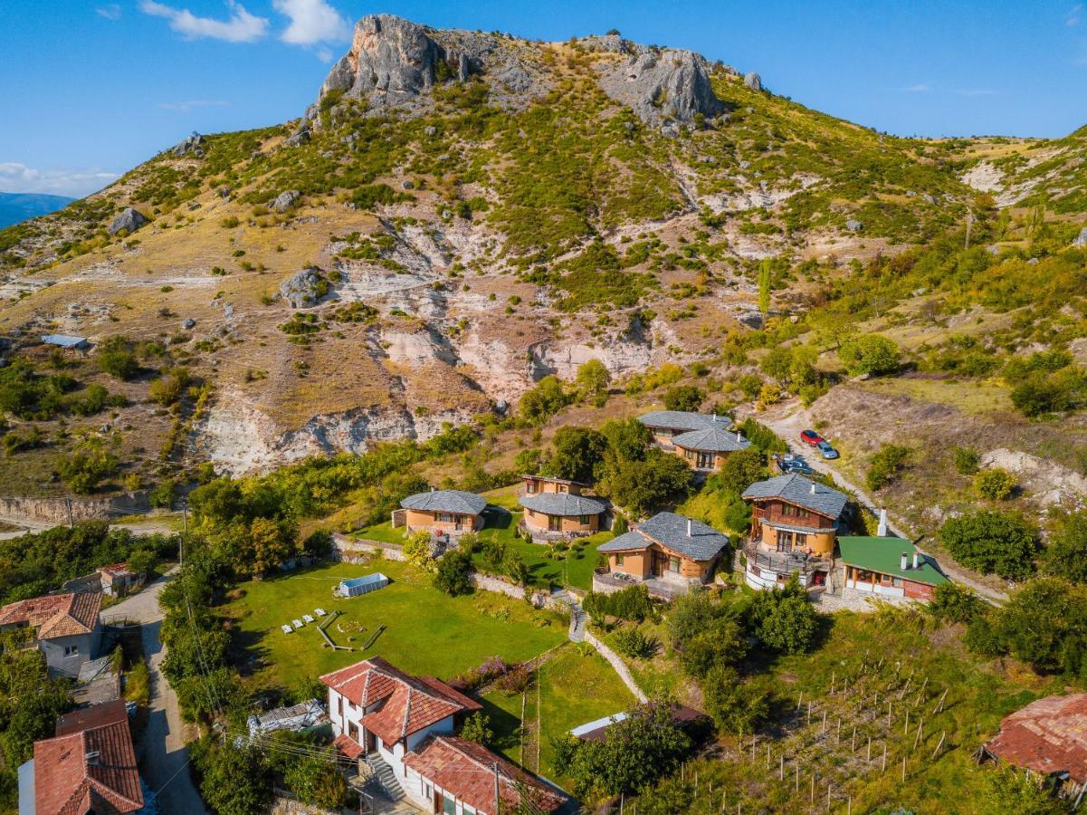 Eco Village Under The Cliffs Ilindentsi Bagian luar foto