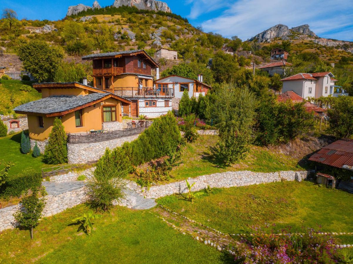 Eco Village Under The Cliffs Ilindentsi Bagian luar foto