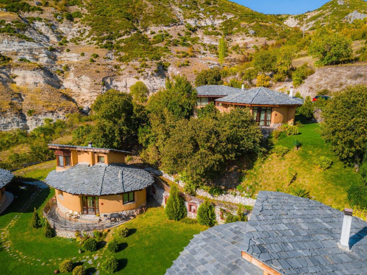 Eco Village Under The Cliffs Ilindentsi Bagian luar foto