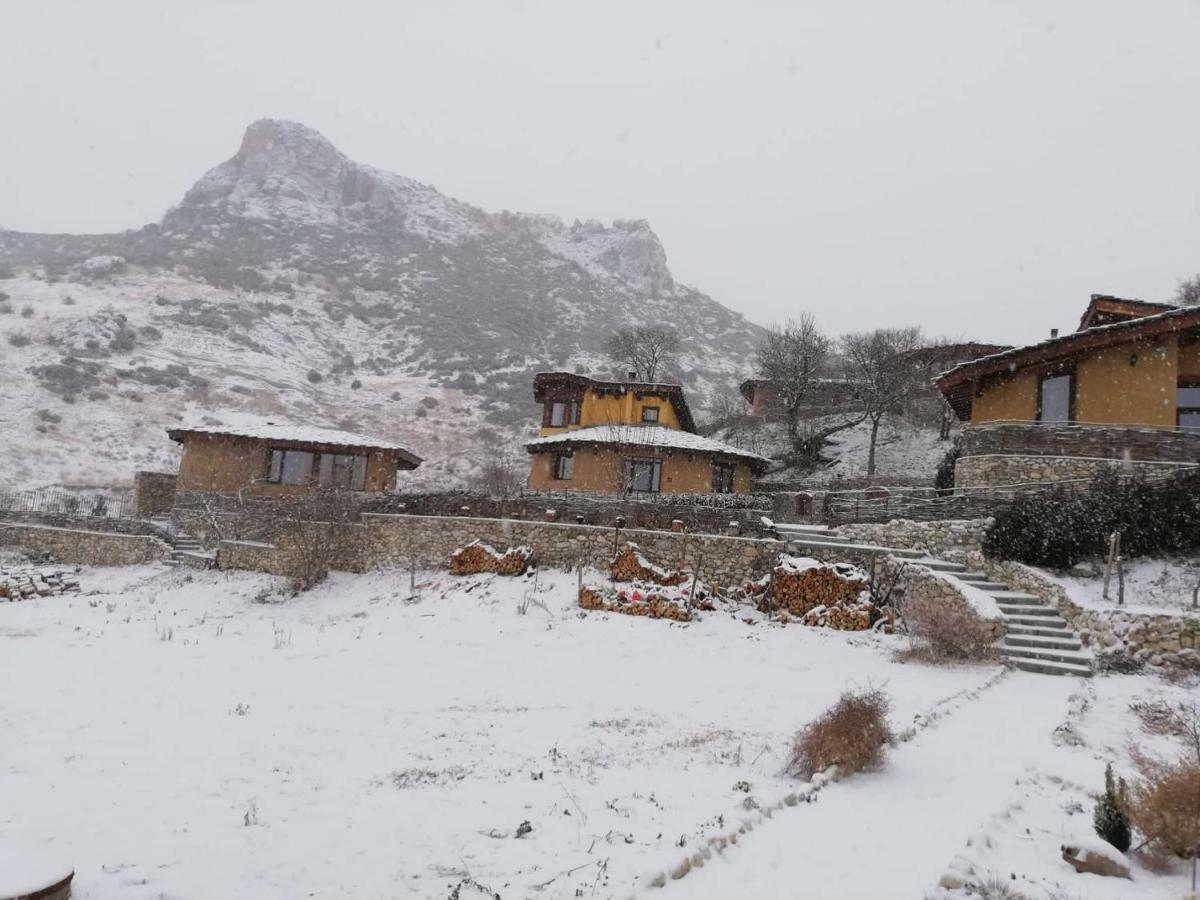 Eco Village Under The Cliffs Ilindentsi Bagian luar foto